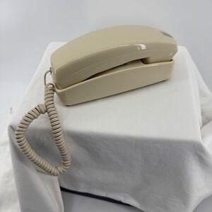 GE 5303 Corded Landline Telephone Beige Desk Wall Mount‎ Flash Redial Home